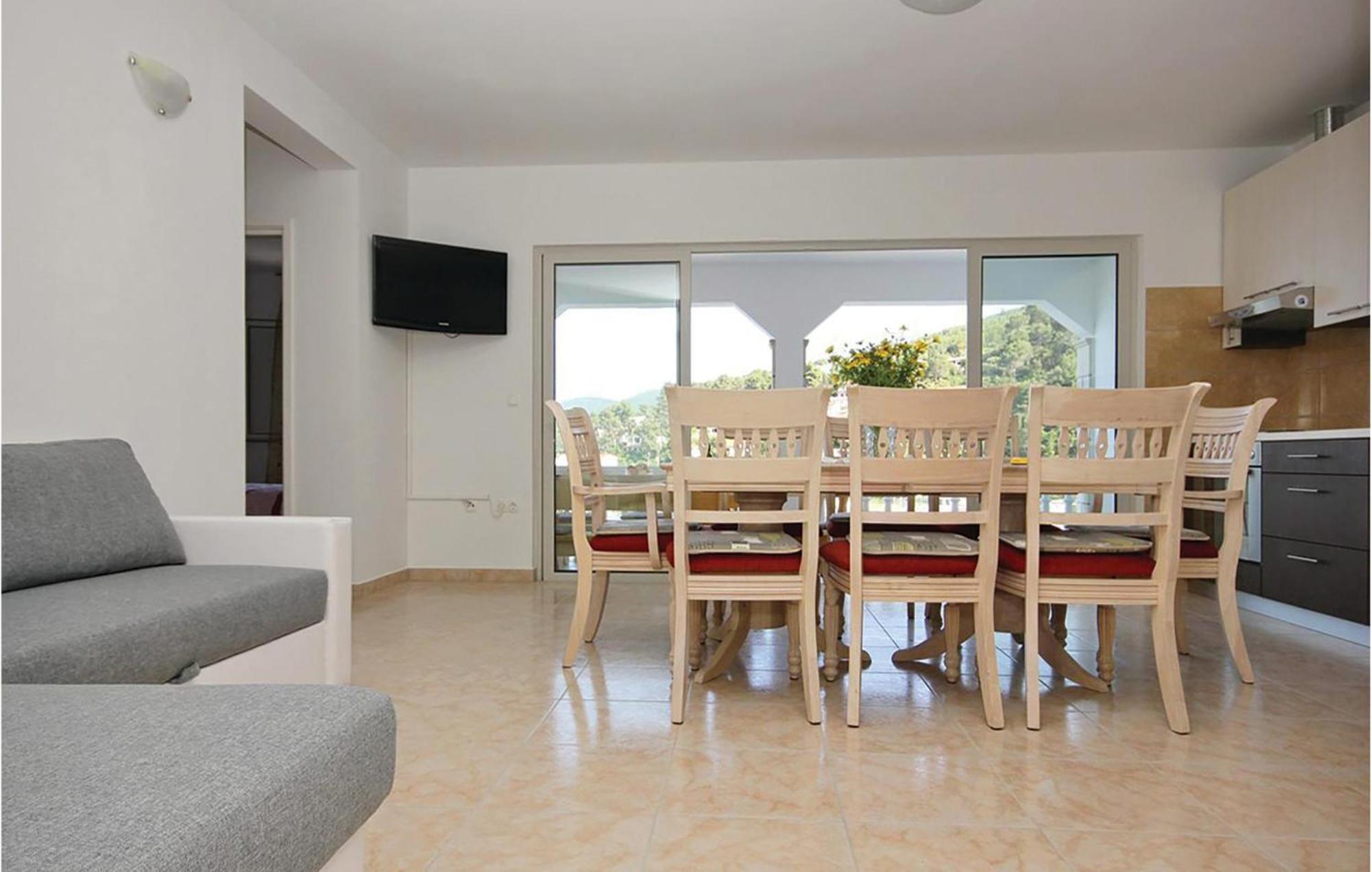 Cozy Apartment In Prigradica With House Sea View Luaran gambar