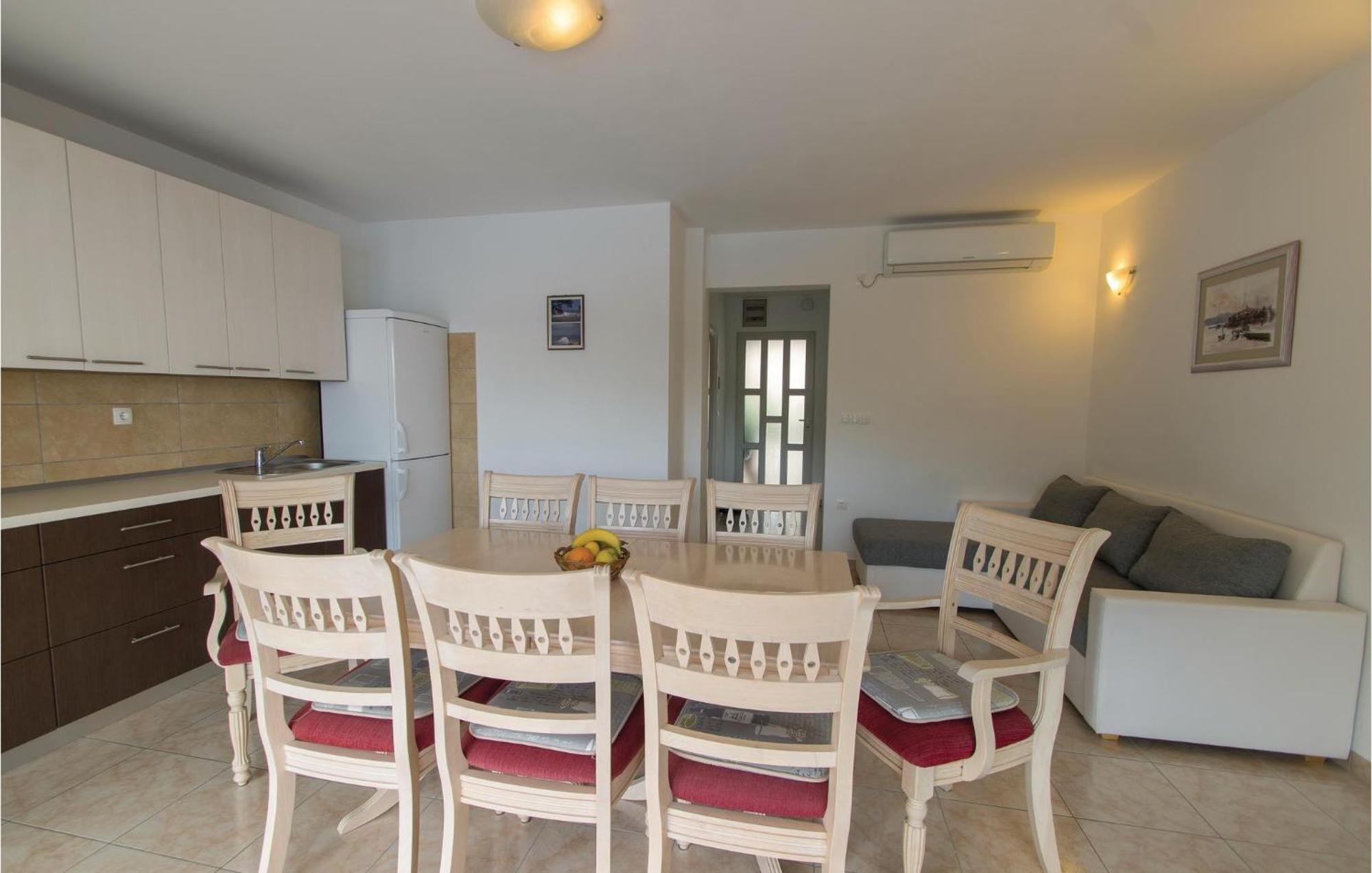 Cozy Apartment In Prigradica With House Sea View Luaran gambar