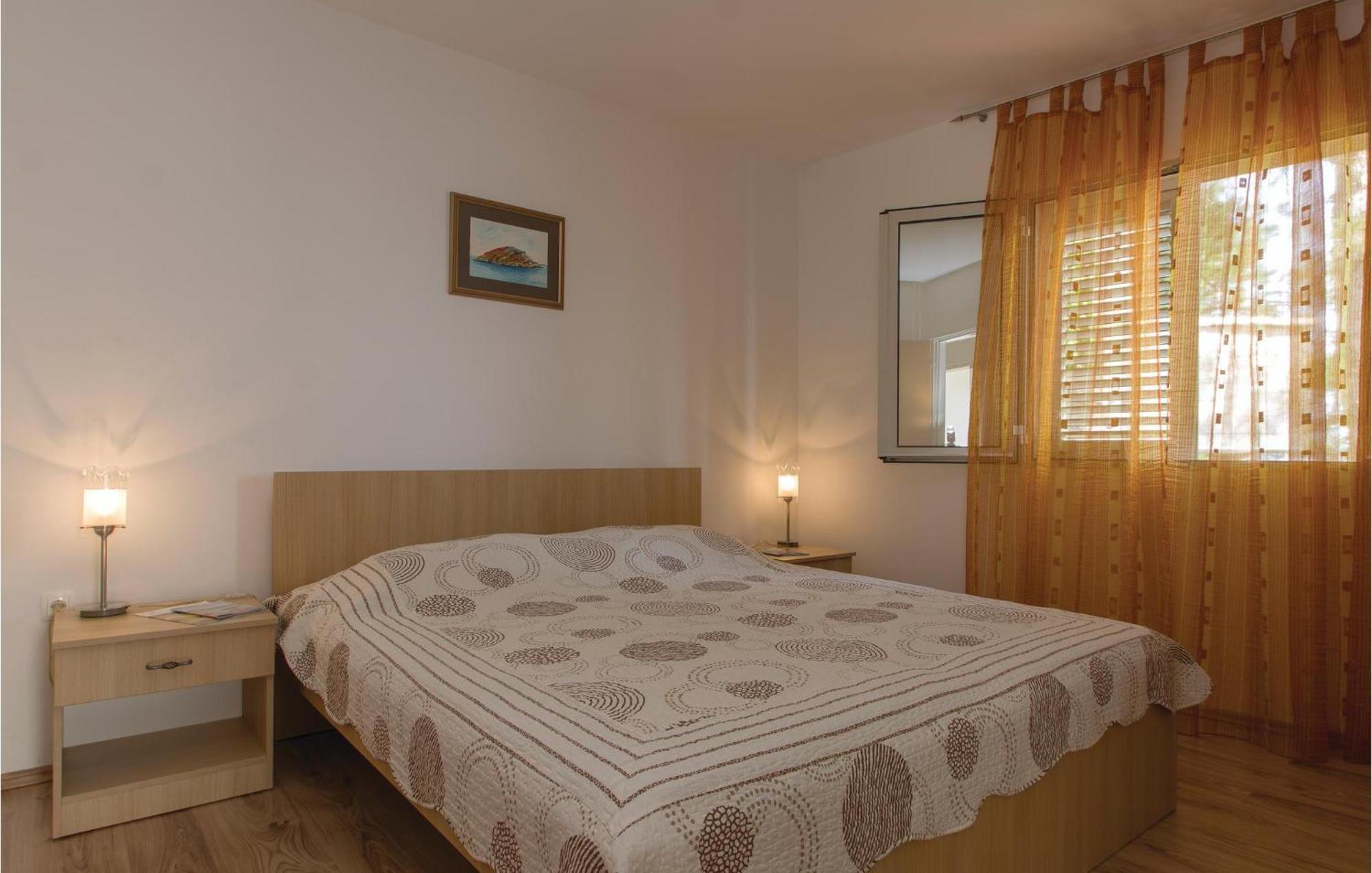 Cozy Apartment In Prigradica With House Sea View Luaran gambar