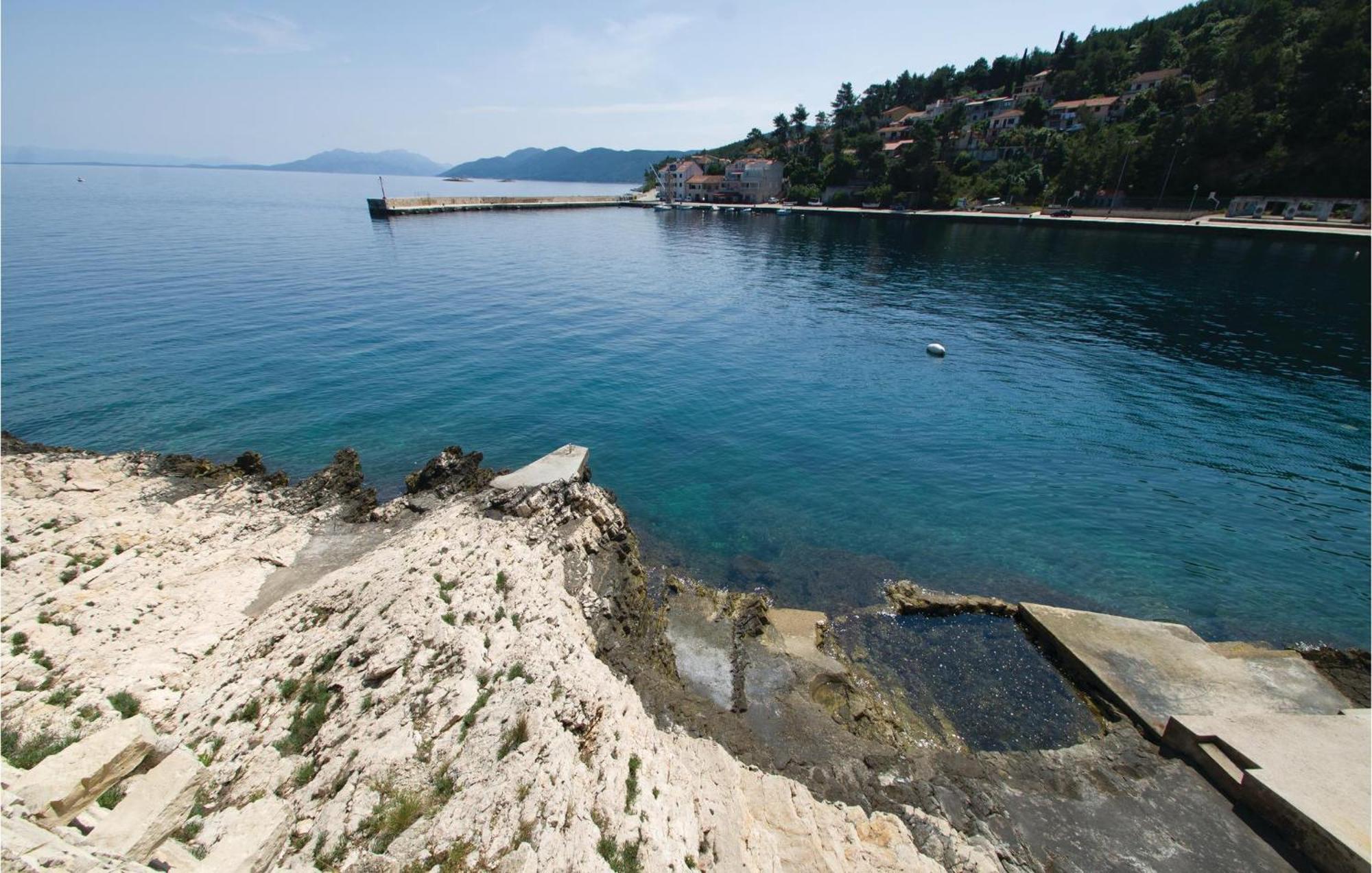 Cozy Apartment In Prigradica With House Sea View Luaran gambar